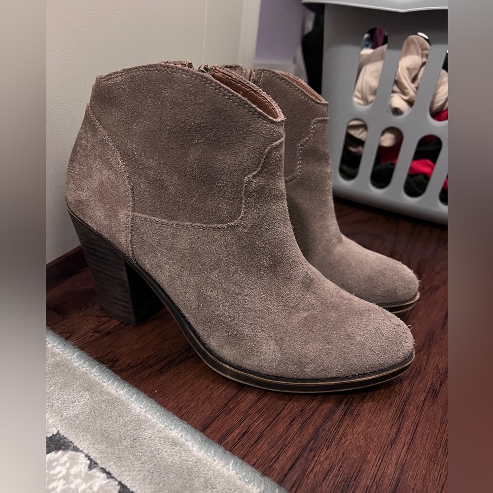 Cute Lucky Brand Tan/Brown Ankle Booties